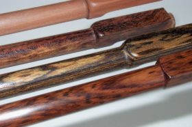 Verwendete Hölzer u.a.: Pflaume, Tigerwood, Palisander, Schlangenholz